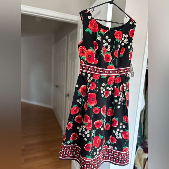 Black Dress in Printed Pattern - Picture 3 of 3